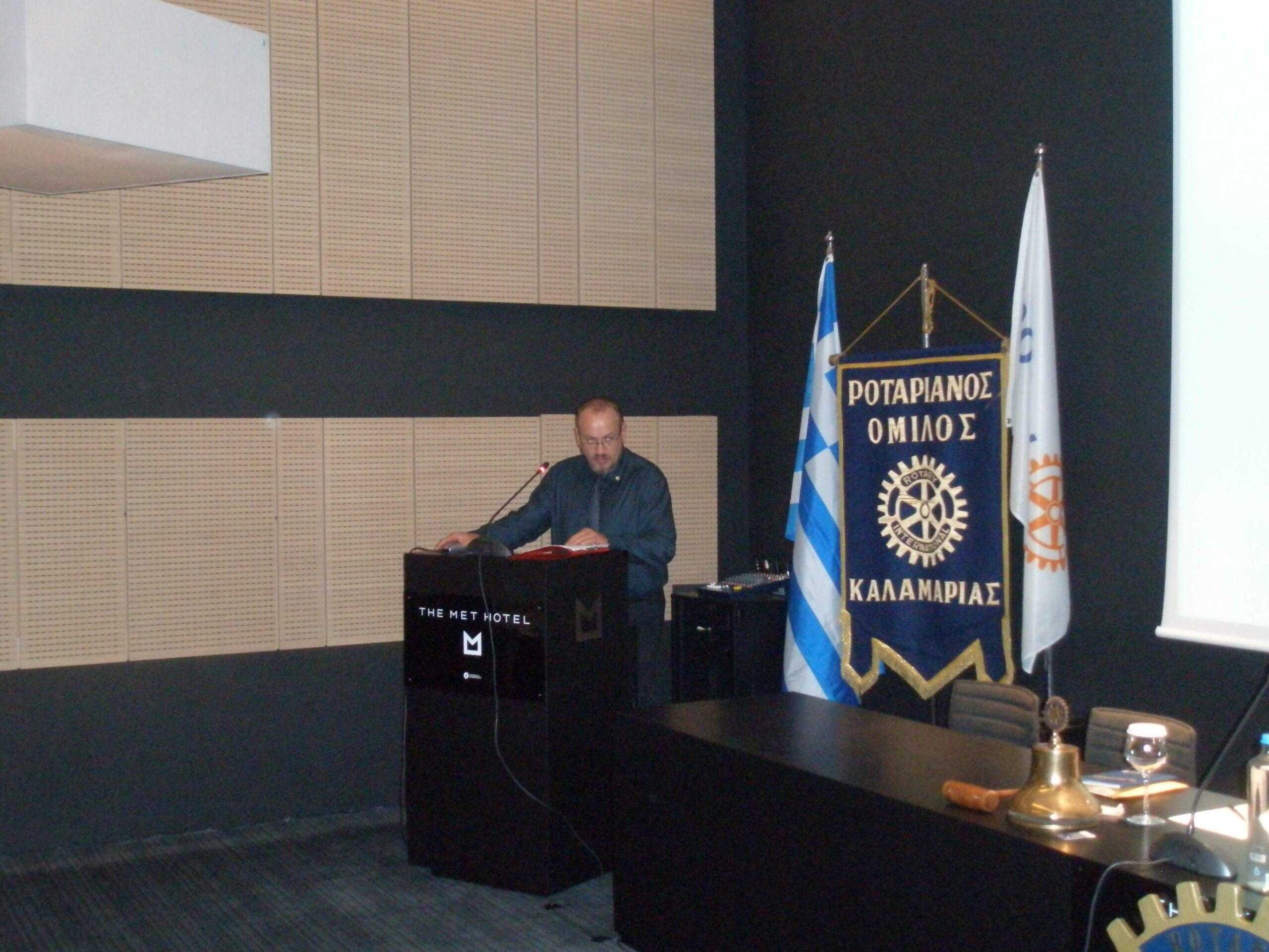 Ροταριανός Όμιλος Καλαμαριάς - Rotary Kalamaria Pontos Genoside 010 scaled - Τη Δευτέρα 18 Μαΐου 2015 οι φίλοι και τα μέλη του Ροταριανού Ομίλου Καλαμαριάς καλωσορίσαμε το νέο μέλος μας την ροτ. Μαρία Σαχινίδου, συμβολαιογράφο, η οποία βασισμένη στην επαγγελματική της εμπειρία και την κοινωνική της δραστηριότητα, διαθέτει τη θέληση και τις ικανότητες να προσφέρει στις δράσεις και τα προγράμματα του Ομίλου μας. Πρόκειται για την 6η εισδοχή μέλους στον Ροταριανό Όμιλο Καλαμαριάς για τη ροταριανή χρονιά 2015-16. Μία ακόμη άξια και δυναμική επαγγελματίας της κοινωνίας μας φέρει πλέον τη ροταριανή ιδιότητα ευτυχώντας να την έχουμε ως μέλος του Ομίλου μας.